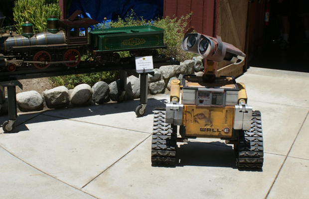 life size wall-e